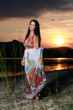 Black Haired Beauty Lola Marron In The Sunset 00