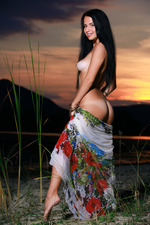 Black Haired Beauty Lola Marron In The Sunset 02