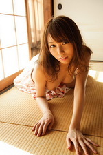 Alice Miyuki Show Big Breast 05