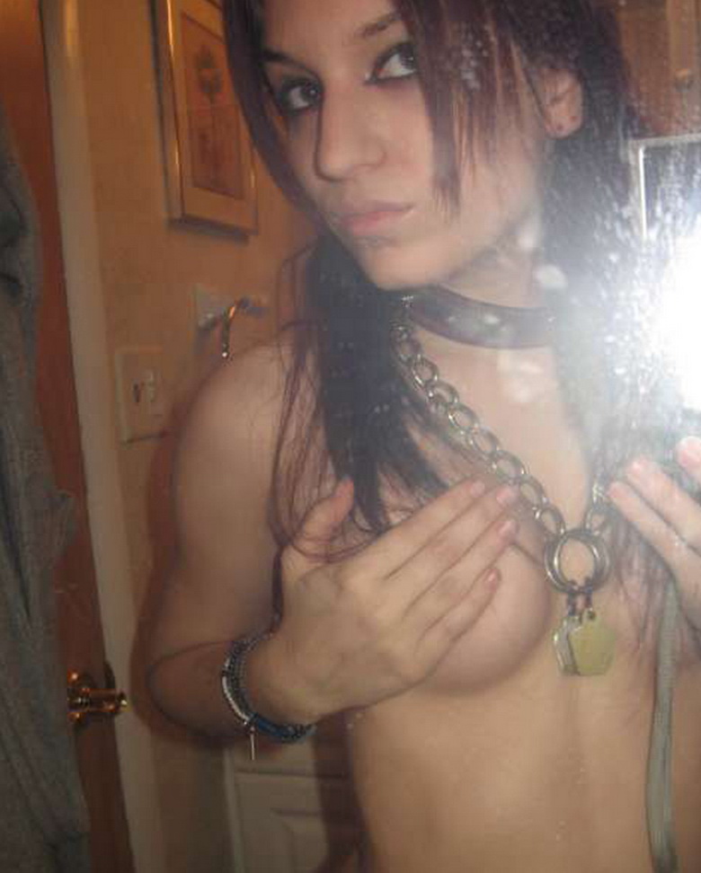 Punk GFs play with the cam