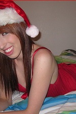 Carrie as Santa 01