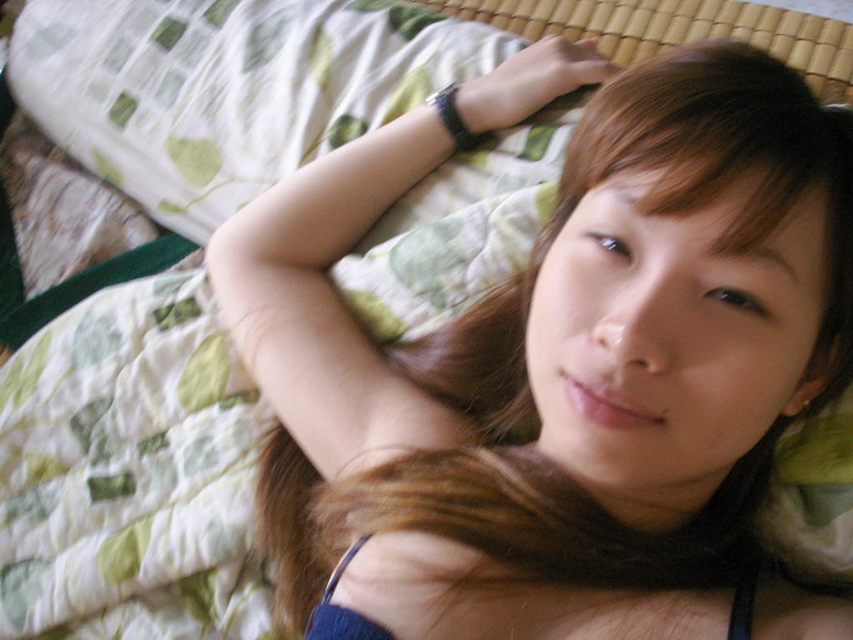 Chubby poser with nice lips