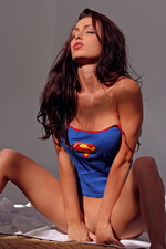 Jessica shows her superwoman body 14