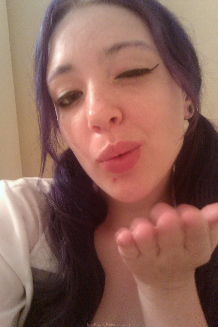 Amateur chicks enjoying sticky cum