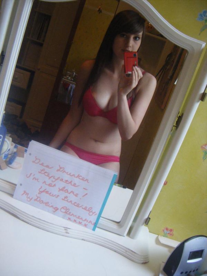 Kinky Amateur In The Bathroom